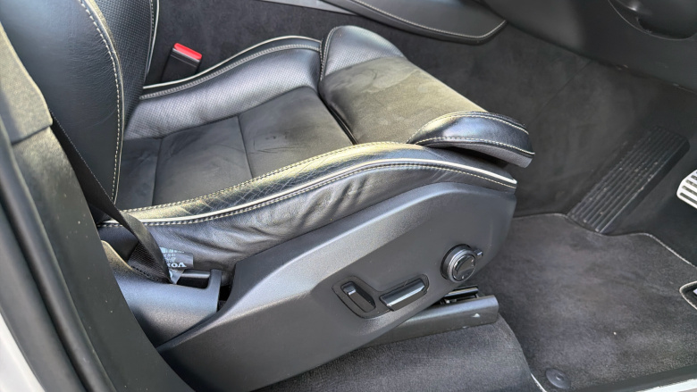 Volvo Xc90 2.0 B6P [300] R DESIGN Pro 5dr AWD Geartronic Petrol Estate